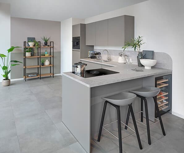 Grijze leefkeuken hoek