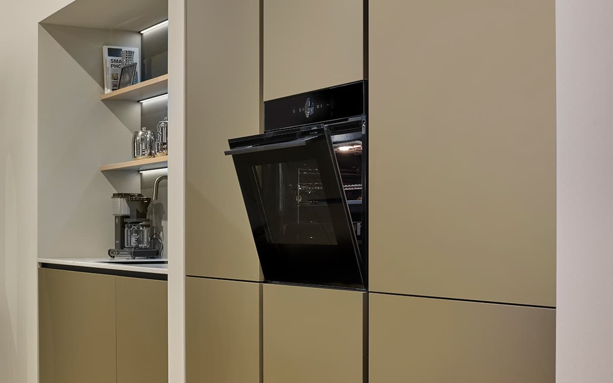 Whirlpool-in-kastenwand-Arvore-keuken