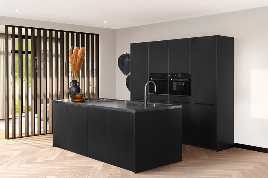 Zwarte greeploze keuken