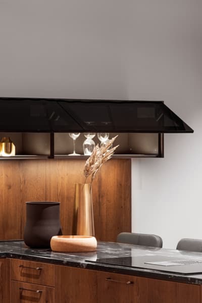 Bovenkasten-in-houten-keuken